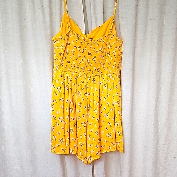 Yellow mini romper, medium or small fit - Picture 3 of 7